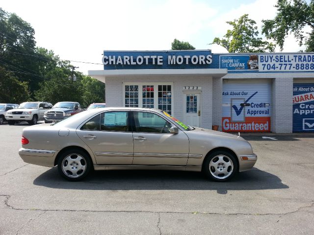 Mercedes-Benz E-Class 2000 photo 2