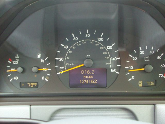 Mercedes-Benz E-Class 2000 photo 1