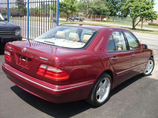 Mercedes-Benz E-Class 2000 photo 13