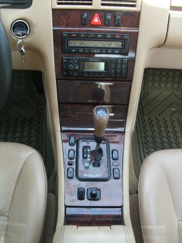 Mercedes-Benz E-Class 2000 photo 5