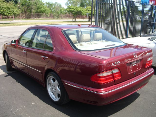 Mercedes-Benz E-Class 2000 photo 8