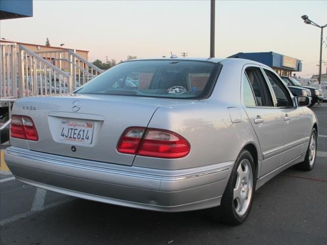 Mercedes-Benz E-Class 2000 photo 2