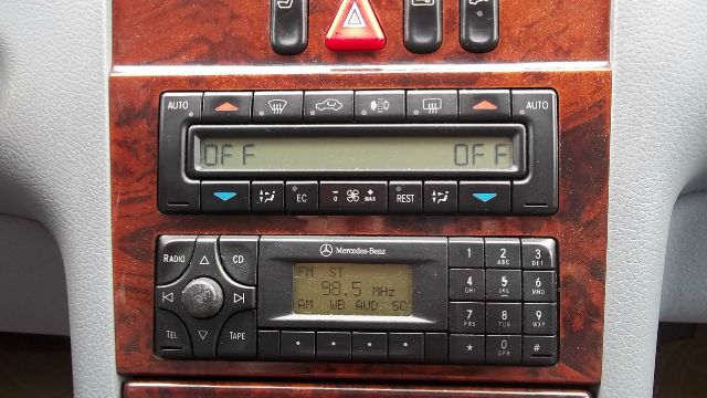 Mercedes-Benz E-Class 2000 photo 3