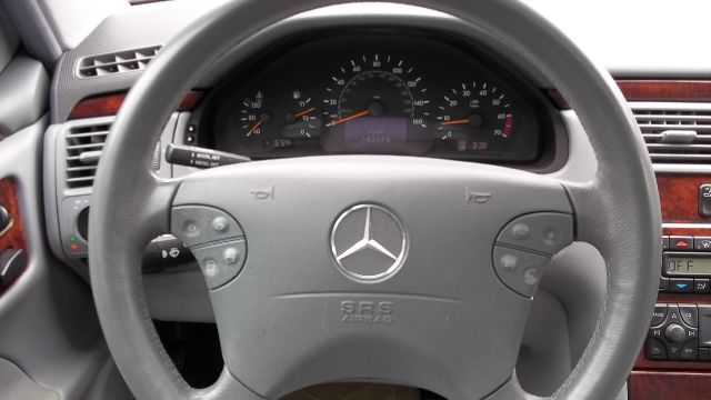 Mercedes-Benz E-Class 2000 photo 9