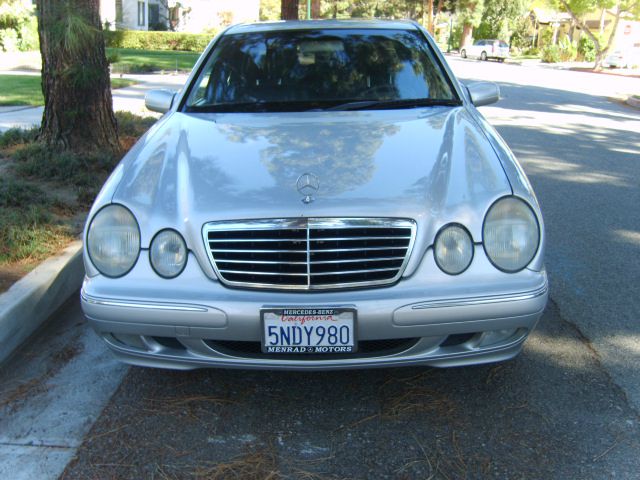 Mercedes-Benz E-Class 2000 photo 4