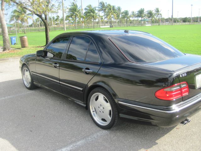 Mercedes-Benz E-Class 2000 photo 1