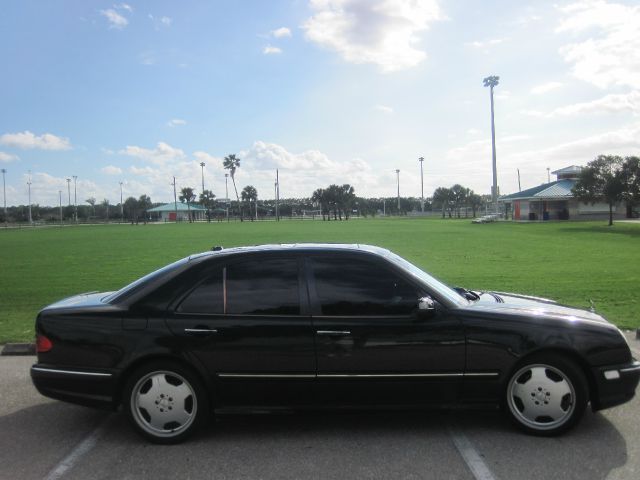 Mercedes-Benz E-Class 2000 photo 3