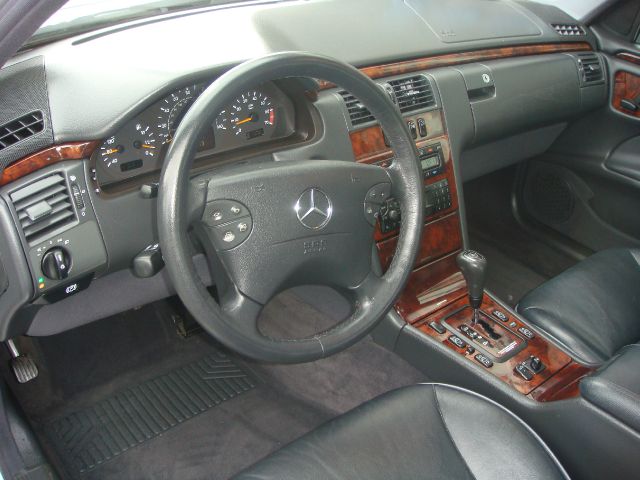 Mercedes-Benz E-Class 2000 photo 10