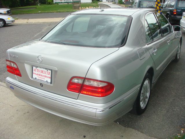 Mercedes-Benz E-Class 2000 photo 11
