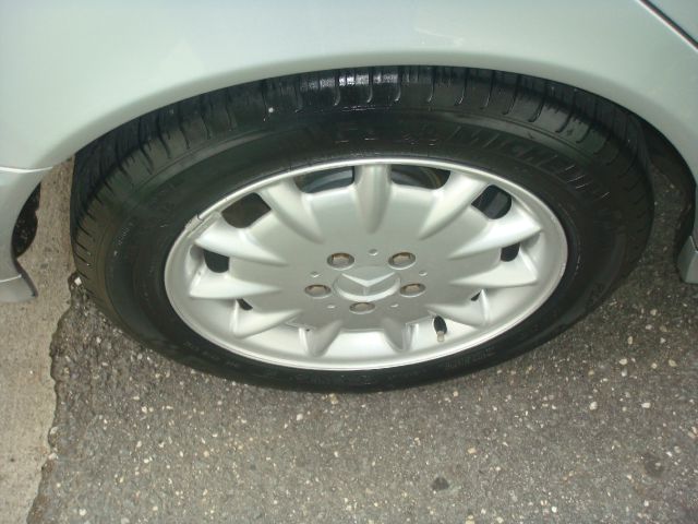 Mercedes-Benz E-Class 2000 photo 14