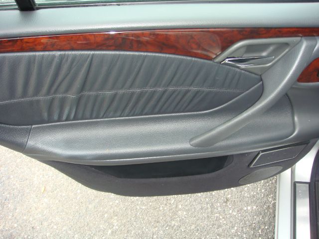 Mercedes-Benz E-Class 2000 photo 2