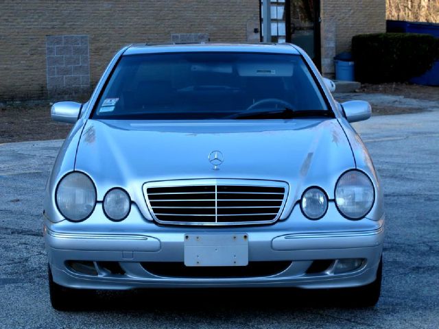 Mercedes-Benz E-Class 2000 photo 3