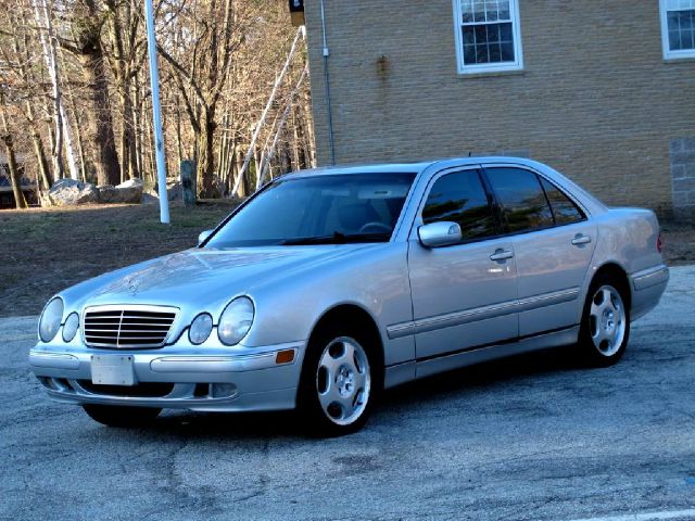 Mercedes-Benz E-Class 2000 photo 4