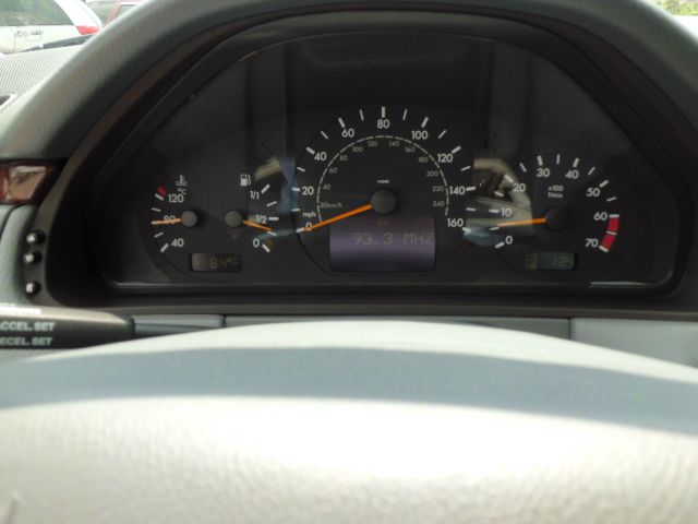 Mercedes-Benz E-Class 2000 photo 22