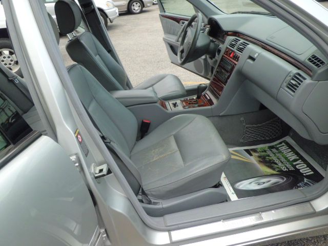Mercedes-Benz E-Class 2000 photo 27