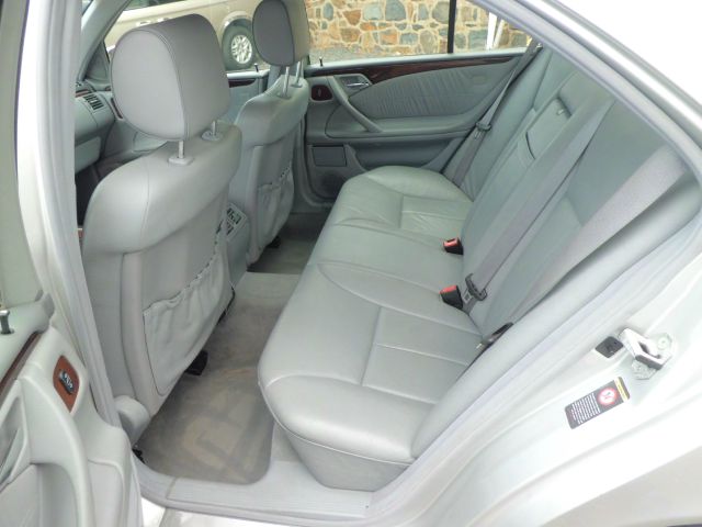 Mercedes-Benz E-Class 2000 photo 28