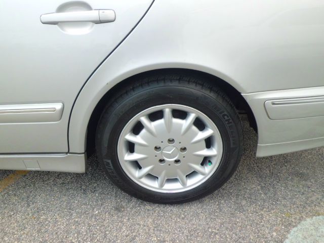 Mercedes-Benz E-Class 2000 photo 31