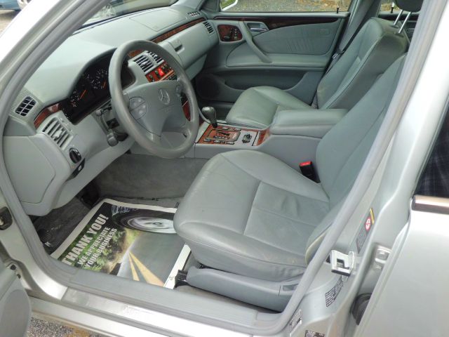 Mercedes-Benz E-Class 2000 photo 9
