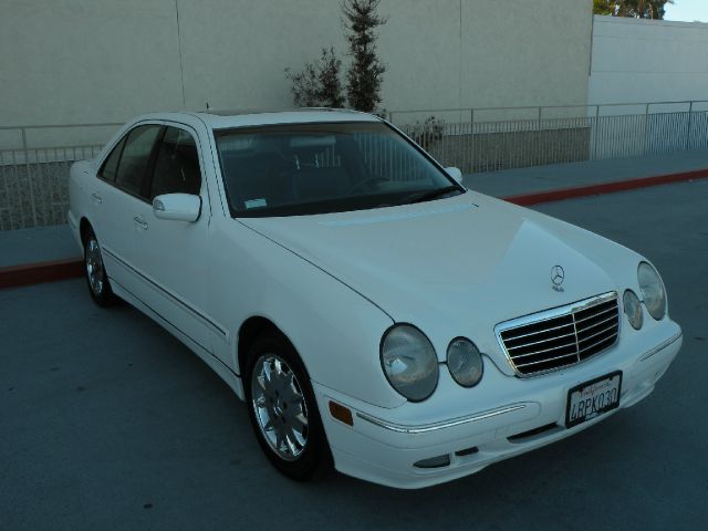 Mercedes-Benz E-Class 2001 photo 1