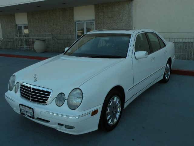 Mercedes-Benz E-Class 2001 photo 2