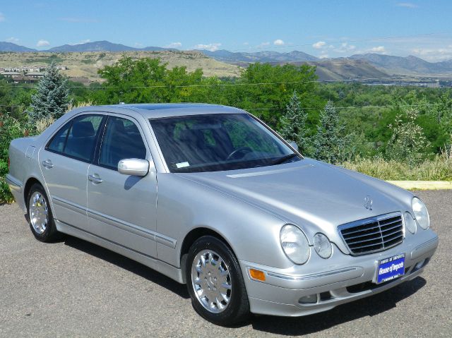 Mercedes-Benz E-Class 2001 photo 2