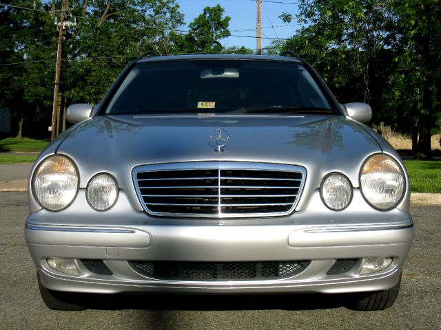 Mercedes-Benz E-Class 2001 photo 23