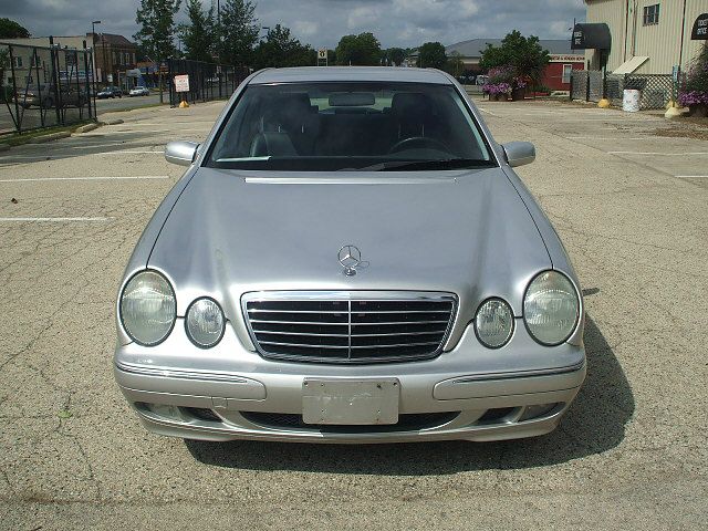 Mercedes-Benz E-Class 2001 photo 3