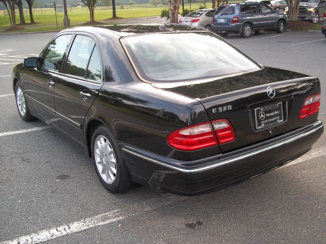 Mercedes-Benz E-Class 2001 photo 3