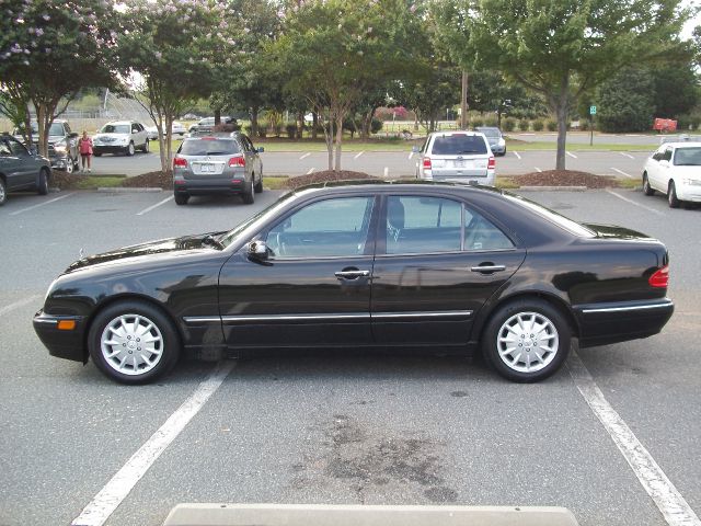 Mercedes-Benz E-Class 2001 photo 4