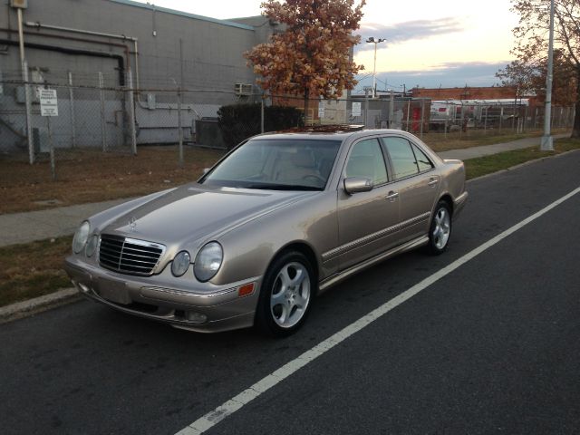 Mercedes-Benz E-Class 2001 photo 3