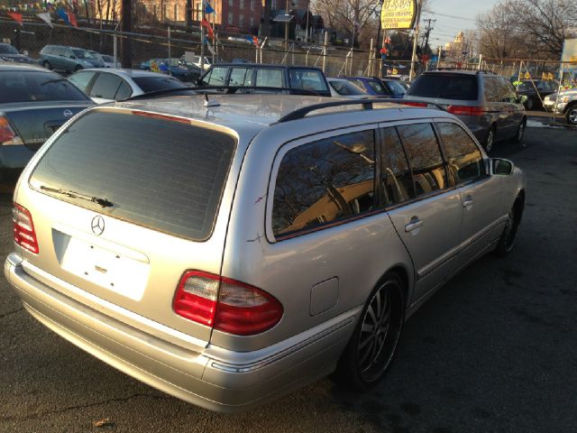 Mercedes-Benz E-Class 2001 photo 1