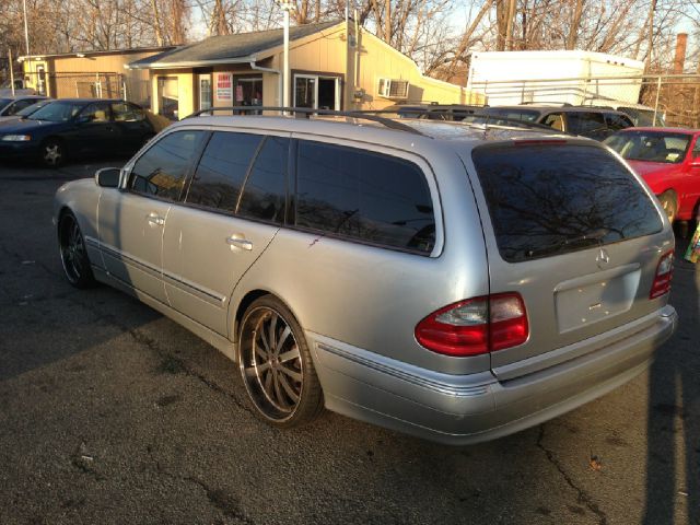 Mercedes-Benz E-Class 2001 photo 3