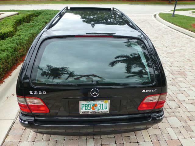 Mercedes-Benz E-Class 2001 photo 2