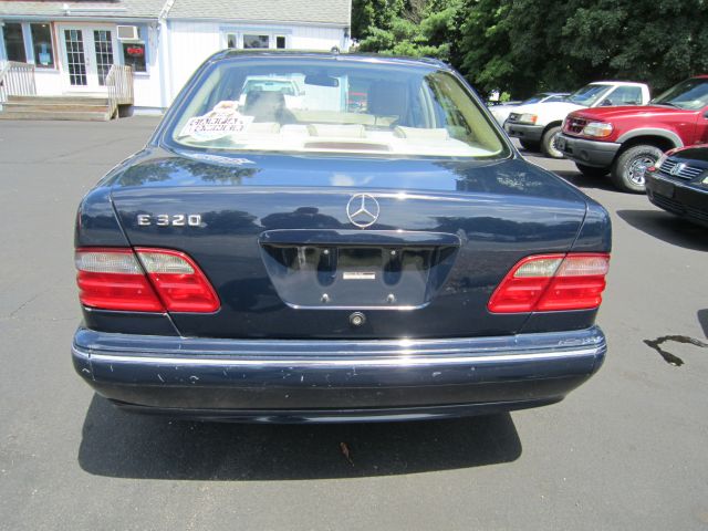 Mercedes-Benz E-Class 2001 photo 4