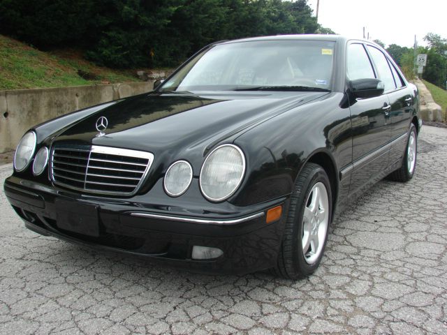 Mercedes-Benz E-Class 2001 photo 1