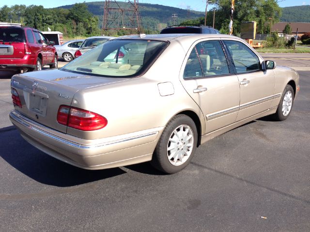 Mercedes-Benz E-Class 2001 photo 1