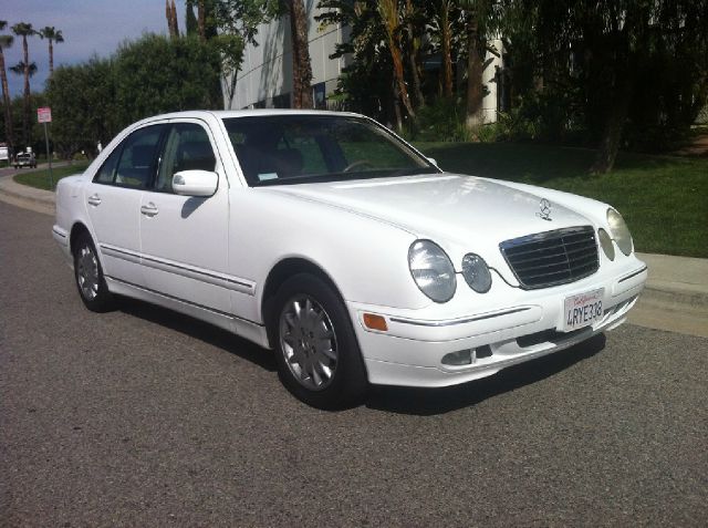 Mercedes-Benz E-Class 2001 photo 4