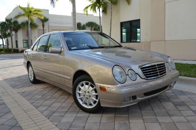 Mercedes-Benz E-Class 2001 photo 4