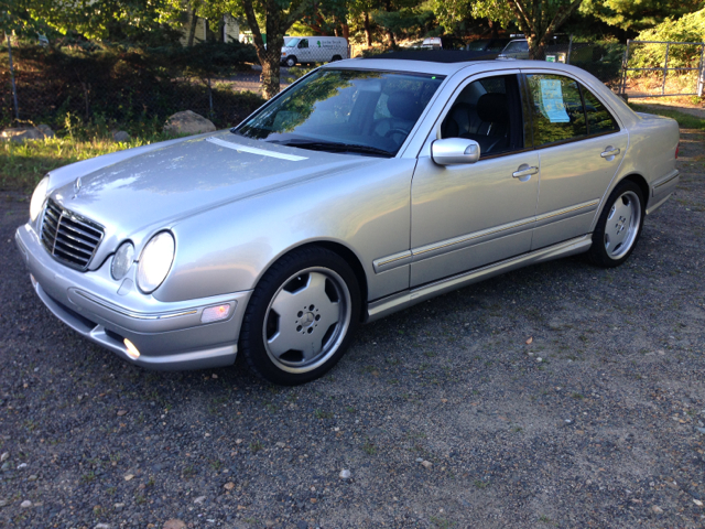 Mercedes-Benz E-Class 2001 photo 3