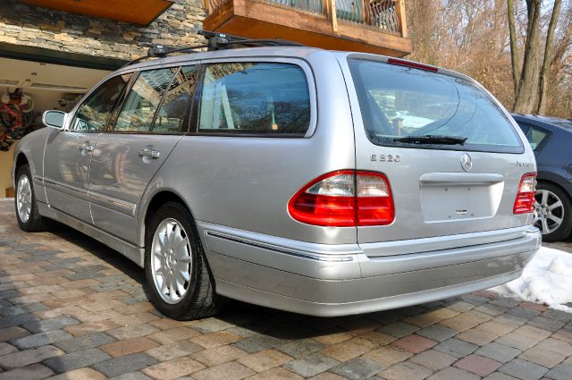 Mercedes-Benz E-Class 2001 photo 3
