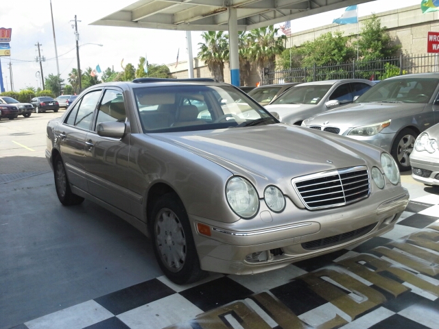 Mercedes-Benz E-Class 2001 photo 3