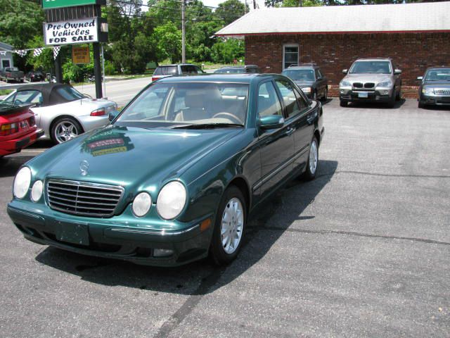Mercedes-Benz E-Class 2001 photo 10