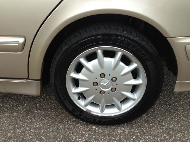 Mercedes-Benz E-Class 2001 photo 1