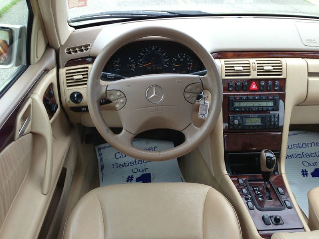 Mercedes-Benz E-Class 2001 photo 4