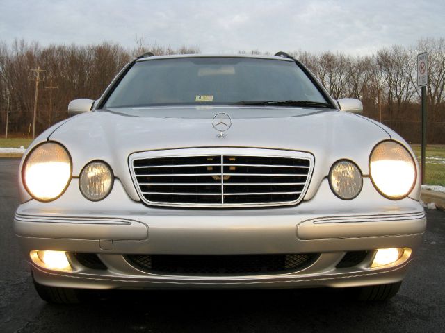 Mercedes-Benz E-Class 2001 photo 3