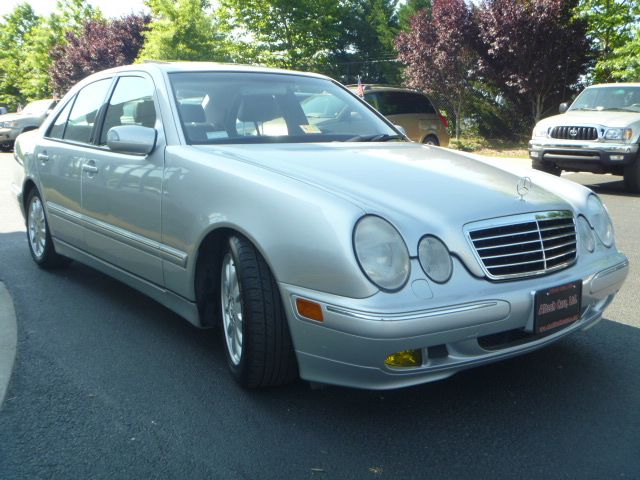 Mercedes-Benz E-Class 2001 photo 1