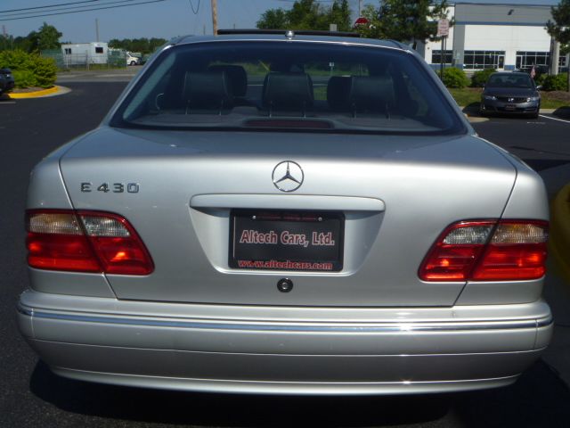Mercedes-Benz E-Class 2001 photo 2