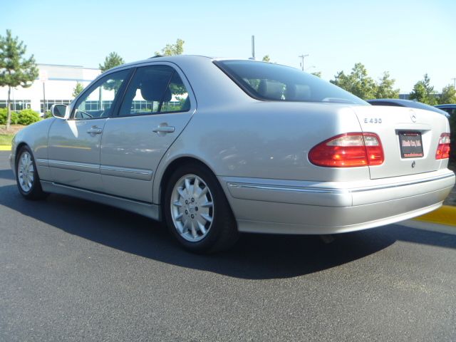 Mercedes-Benz E-Class 2001 photo 3