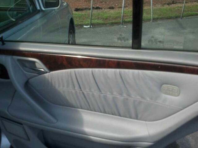 Mercedes-Benz E-Class 2001 photo 11
