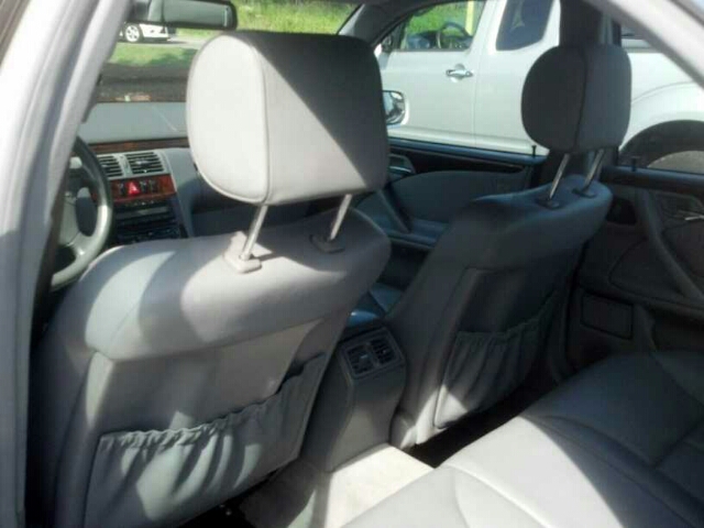 Mercedes-Benz E-Class 2001 photo 12